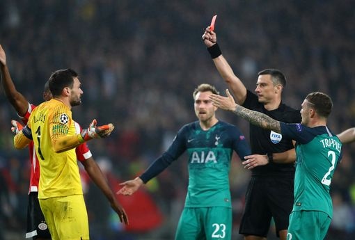 truc tiep psv vs tottenham  ruot duoi ti so hap dan hugo lloris nhan the do