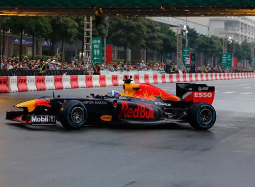 ha noi ky hop dong to chuc giai dua f1 trong 10 nam