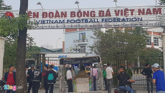 khong dat duoc ve ban ket aff cup hang chuc nguoi vay tru so vff