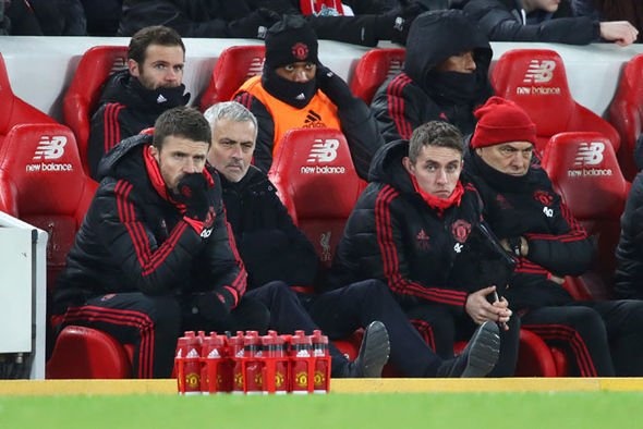 ai la nguoi tiep quan ghe nong sau khi mu sa thai mourinho