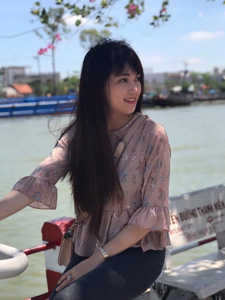 Ngắm nhìn nhan sắc 'thiên thần' của 9X chuyển giới nổi tiếng mạng xã hội ngam nhin nhan sac thien than cua 9x chuyen gioi noi tieng mang xa hoi
