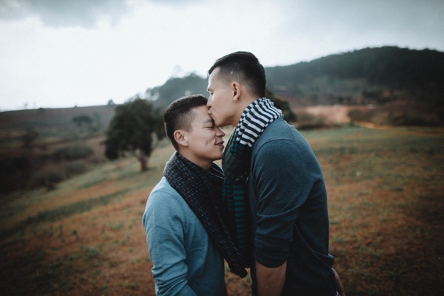 hoa ra day chinh la li do cac chang dong tinh lai thich yeu ban trai lon tuoi
