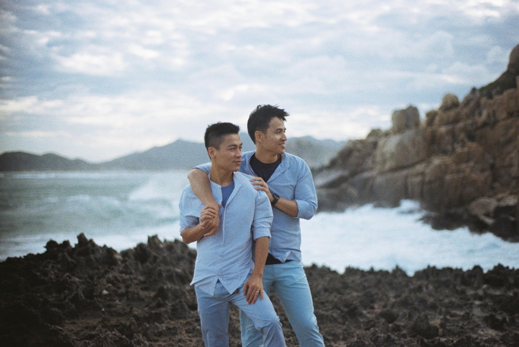 hoa ra day chinh la li do cac chang dong tinh lai thich yeu ban trai lon tuoi
