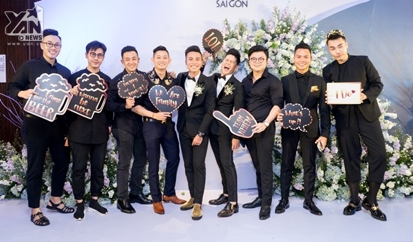 Độc quyền: Toàn cảnh đám cưới đẹp như mơ của John Huy Trần và bạn trai 'soái ca' Nhiệm Huỳnh doc quyen toan canh dam cuoi dep nhu mo cua john huy tran va ban trai soai ca nhiem huynh