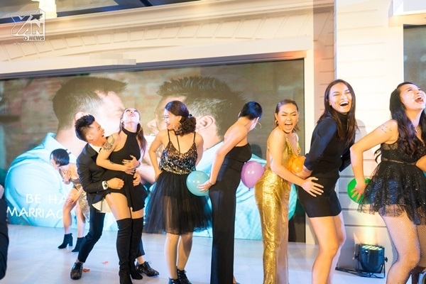 Độc quyền: Toàn cảnh đám cưới đẹp như mơ của John Huy Trần và bạn trai 'soái ca' Nhiệm Huỳnh doc quyen toan canh dam cuoi dep nhu mo cua john huy tran va ban trai soai ca nhiem huynh
