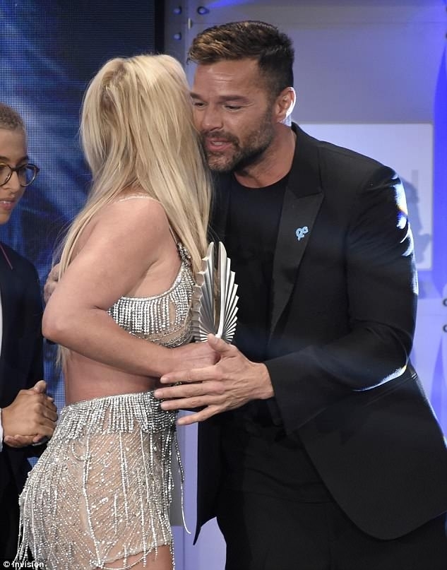 britney spears duoc cong dong lgbt my ton vinh