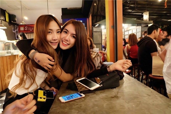6 bi quyet bo tui khi di du lich danh cho nhung cap doi trong cong dong lgbt