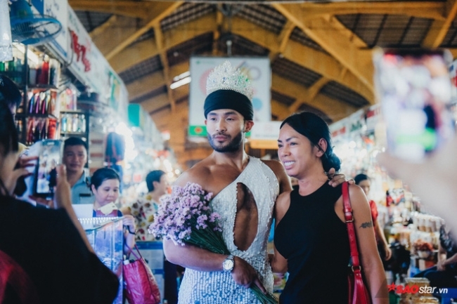 bat ngo voi tinh cam nguoi viet danh cho vua catwalk sinon loresca