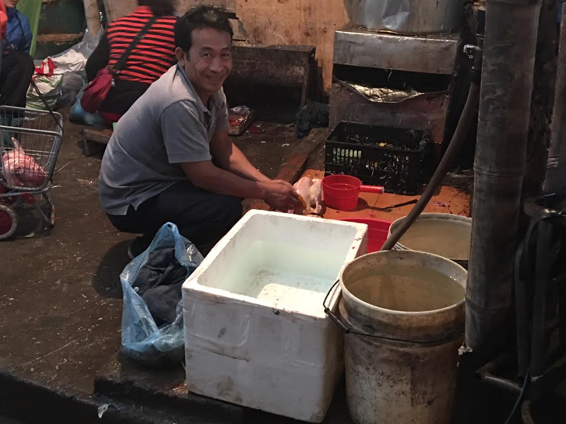 canh giet mo ga tai cho ba noi tro hay 1 lan nhin lai