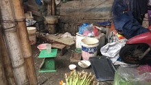 Cảnh giết mổ gà tại chợ: Bà nội trợ hãy 1 lần nhìn lại