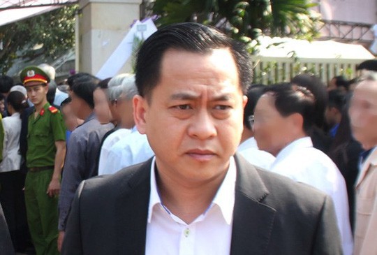 bat duoc vu nhom co the lam sang to dau hieu vi pham hinh su khac