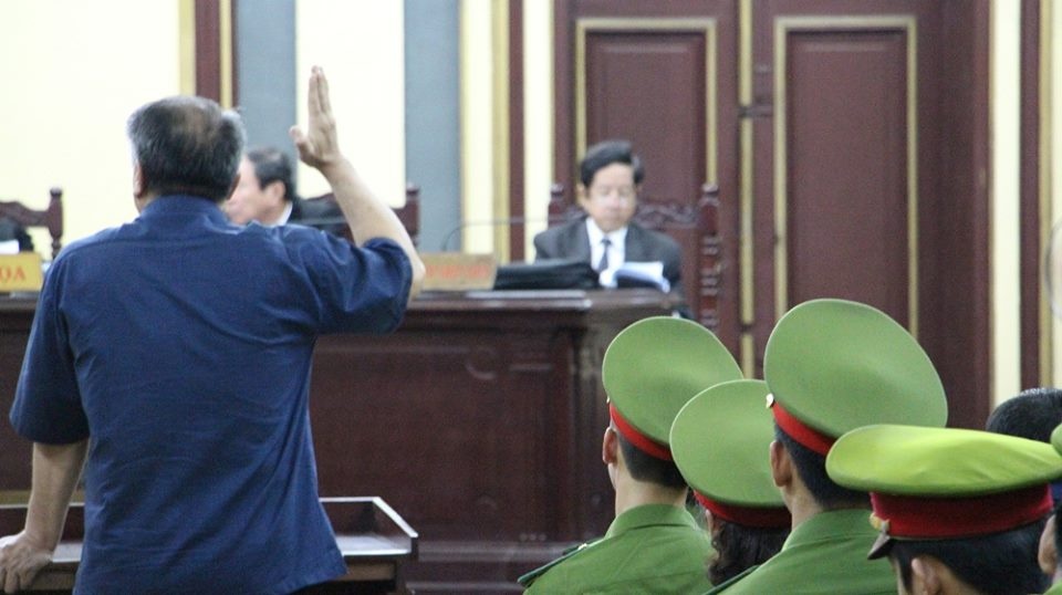 cap nhat phien toa xu pham cong danh tram be chieu 101 tra no xong toi con lay lai tai khoan gia tri hon