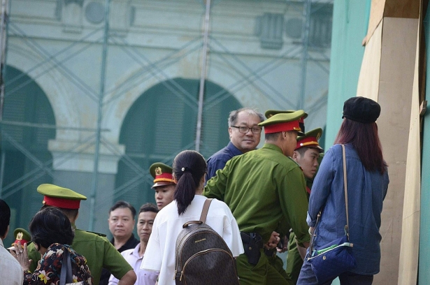 cap nhat phien toa xu pham cong danh tram be sang 111 luat su tham van cac bi cao