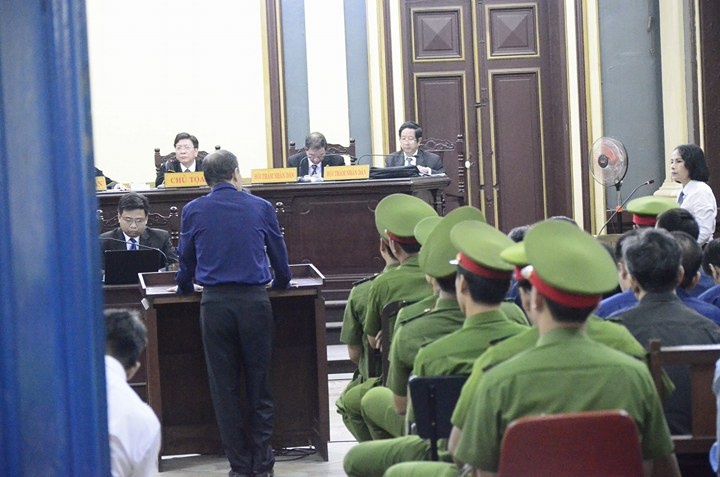 xu vu pham cong danh ong tram be noi khong biet tinh canh cua ong danh