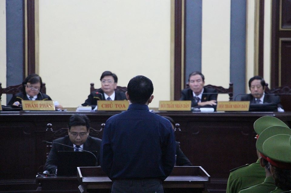 cap nhat phien toa xu pham cong danh tram be chieu 111 ong danh xin hdxx xem xet cho nhung giam doc ao