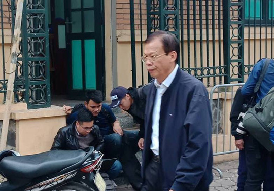 toa xu ong dinh la thang ong phung dinh thuc di bo roi toa sau tuyen an
