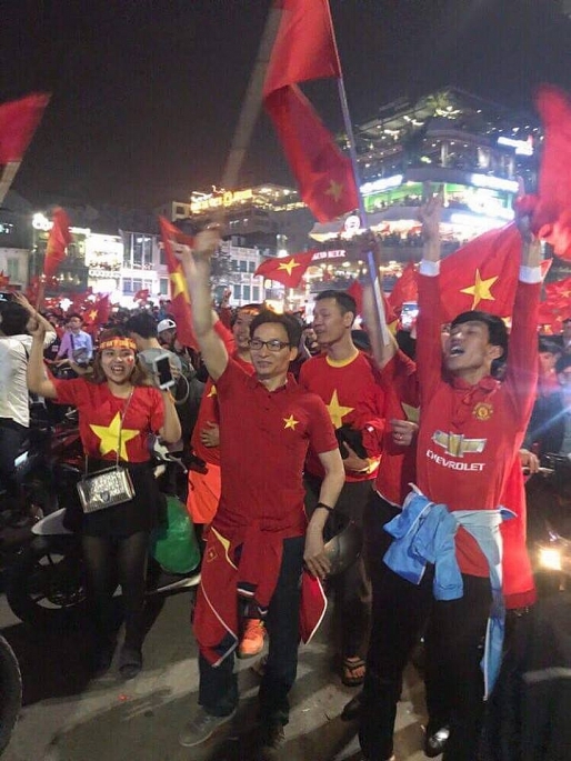 ubnd tp ha noi khen thuong doi tuyen u23 viet nam 1 ty dong