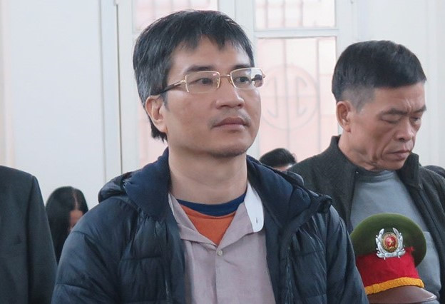 giang kim dat dung ho chieu ma khi tron ra nuoc ngoai