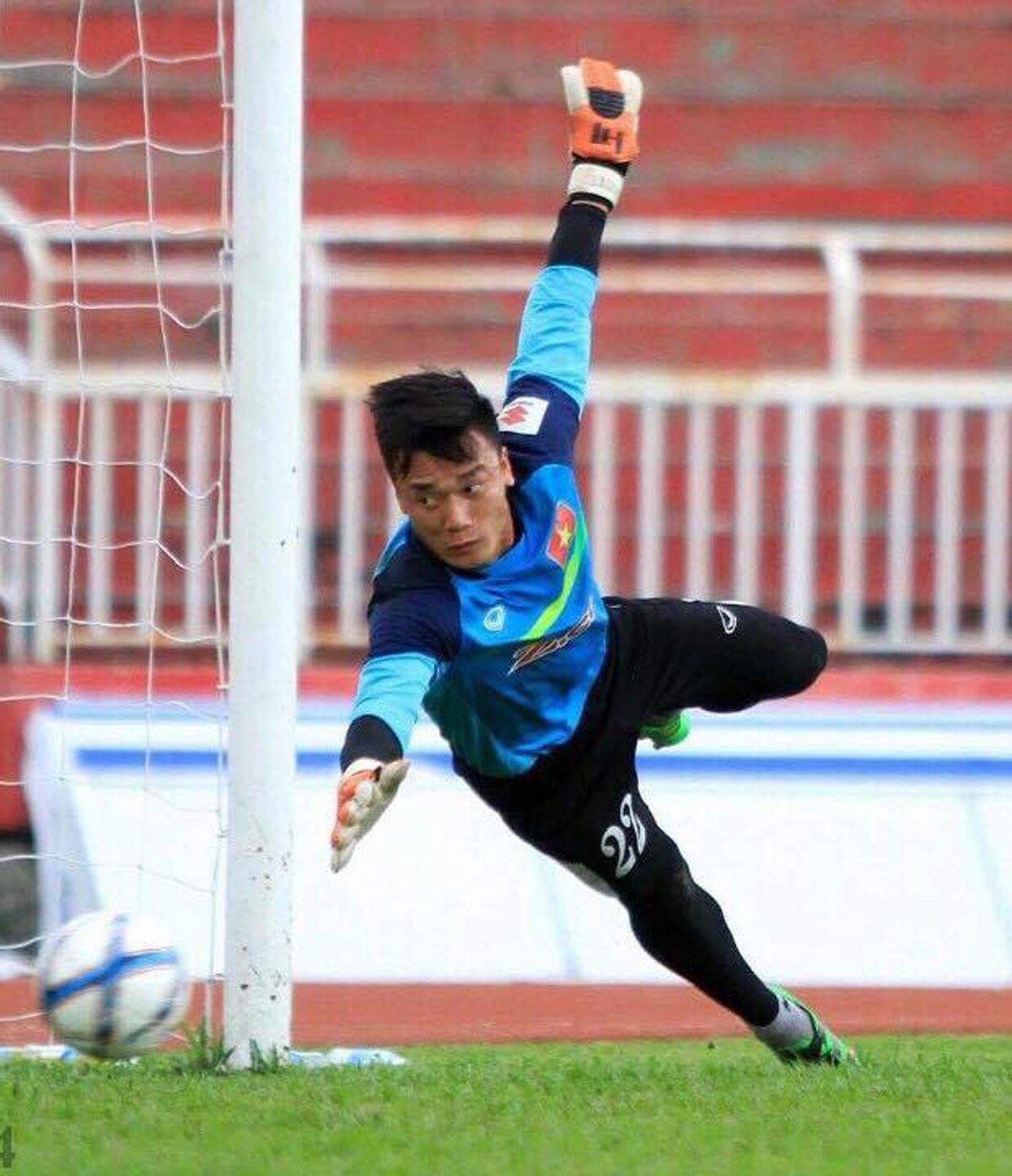 thu mon bui tien dung dieu thu vi ve nguoi hung tran giu khung thanh u23 viet nam