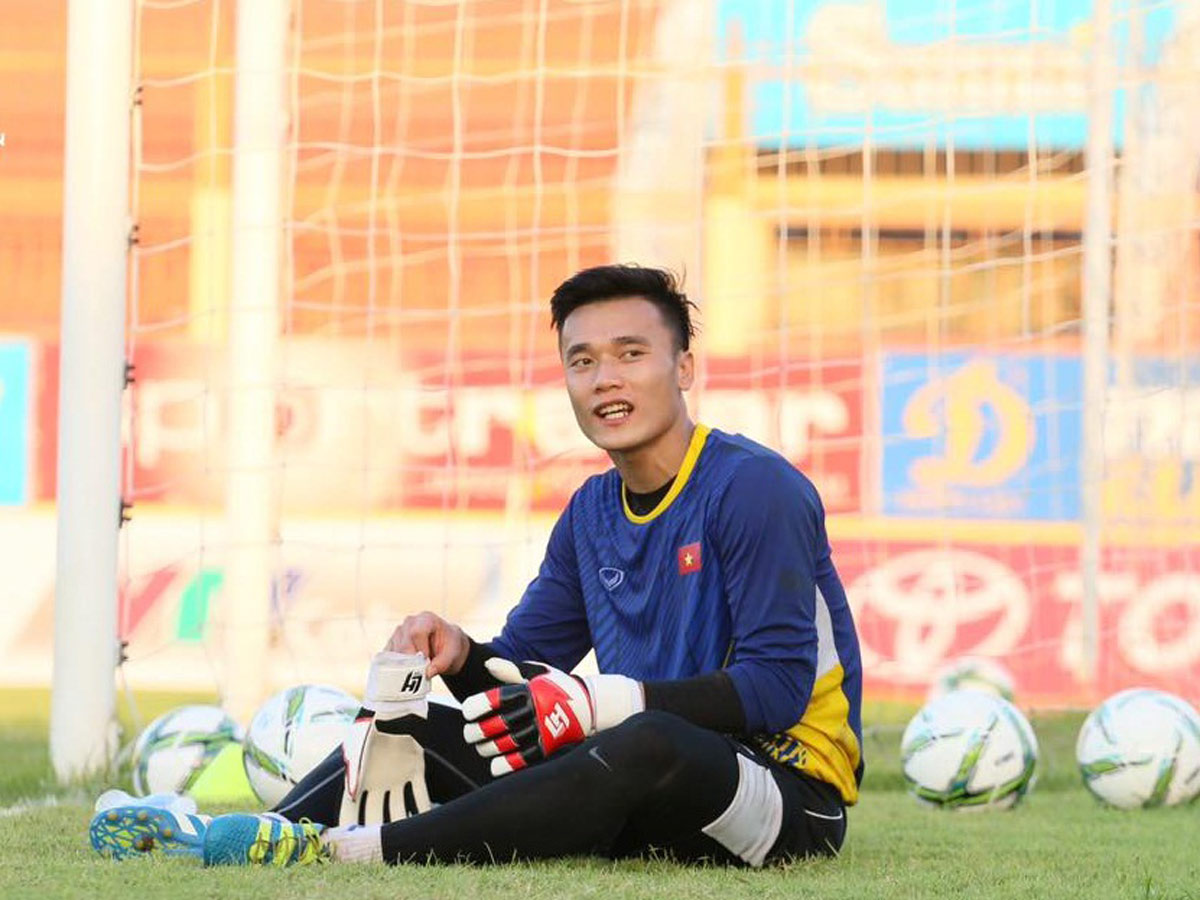 thu mon bui tien dung dieu thu vi ve nguoi hung tran giu khung thanh u23 viet nam