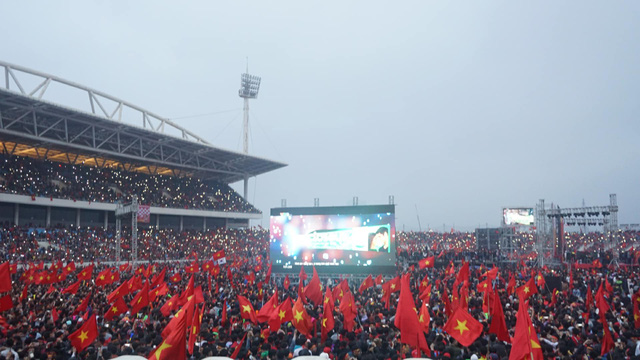 than tho voi ban thua phut cuoi trieu nguoi van ho vang viet nam vo dich