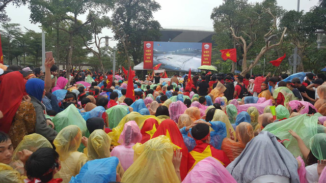 than tho voi ban thua phut cuoi trieu nguoi van ho vang viet nam vo dich