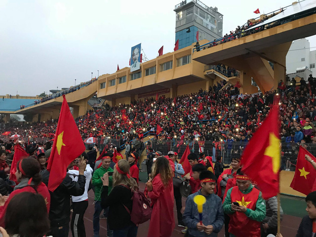 than tho voi ban thua phut cuoi trieu nguoi van ho vang viet nam vo dich