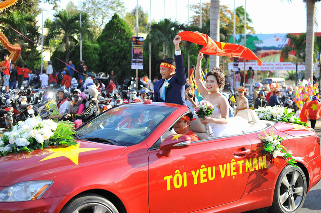 than tho voi ban thua phut cuoi trieu nguoi van ho vang viet nam vo dich