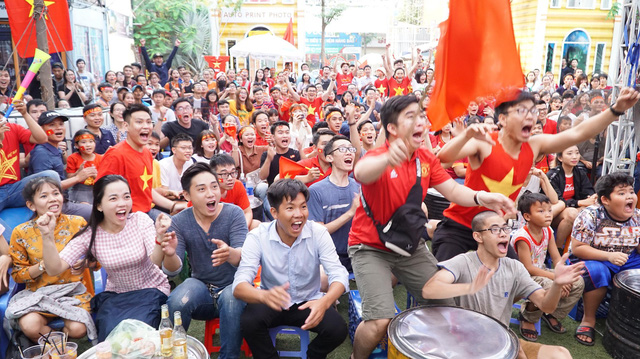 than tho voi ban thua phut cuoi trieu nguoi van ho vang viet nam vo dich