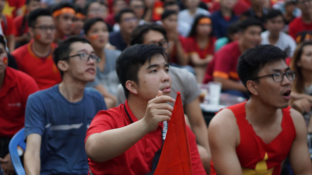 than tho voi ban thua phut cuoi trieu nguoi van ho vang viet nam vo dich