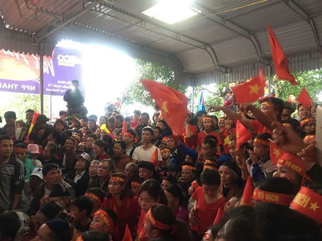than tho voi ban thua phut cuoi trieu nguoi van ho vang viet nam vo dich