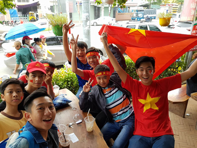 than tho voi ban thua phut cuoi trieu nguoi van ho vang viet nam vo dich