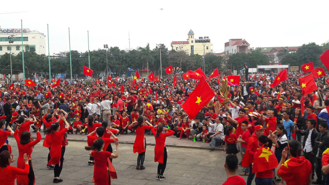 than tho voi ban thua phut cuoi trieu nguoi van ho vang viet nam vo dich