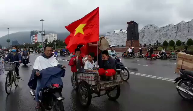than tho voi ban thua phut cuoi trieu nguoi van ho vang viet nam vo dich