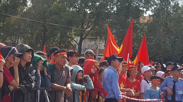 than tho voi ban thua phut cuoi trieu nguoi van ho vang viet nam vo dich