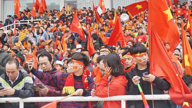 than tho voi ban thua phut cuoi trieu nguoi van ho vang viet nam vo dich