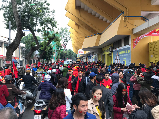 than tho voi ban thua phut cuoi trieu nguoi van ho vang viet nam vo dich