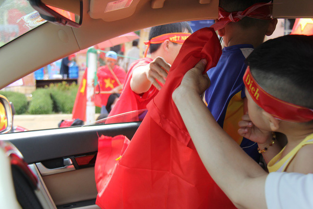than tho voi ban thua phut cuoi trieu nguoi van ho vang viet nam vo dich