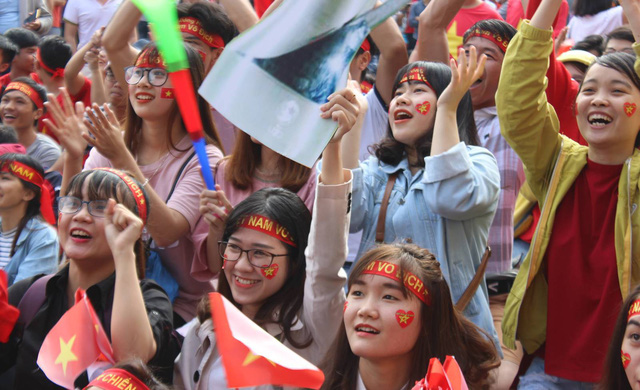 than tho voi ban thua phut cuoi trieu nguoi van ho vang viet nam vo dich