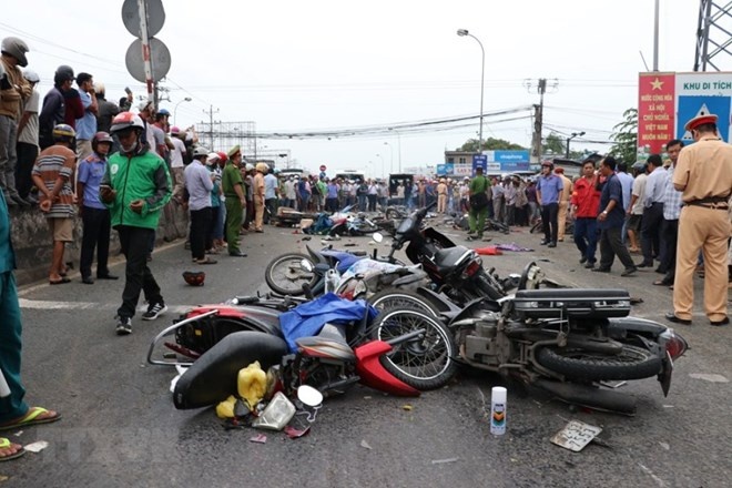 hoi dap phap luat van de phap ly vu container gay tai nan giao thong o ben luc
