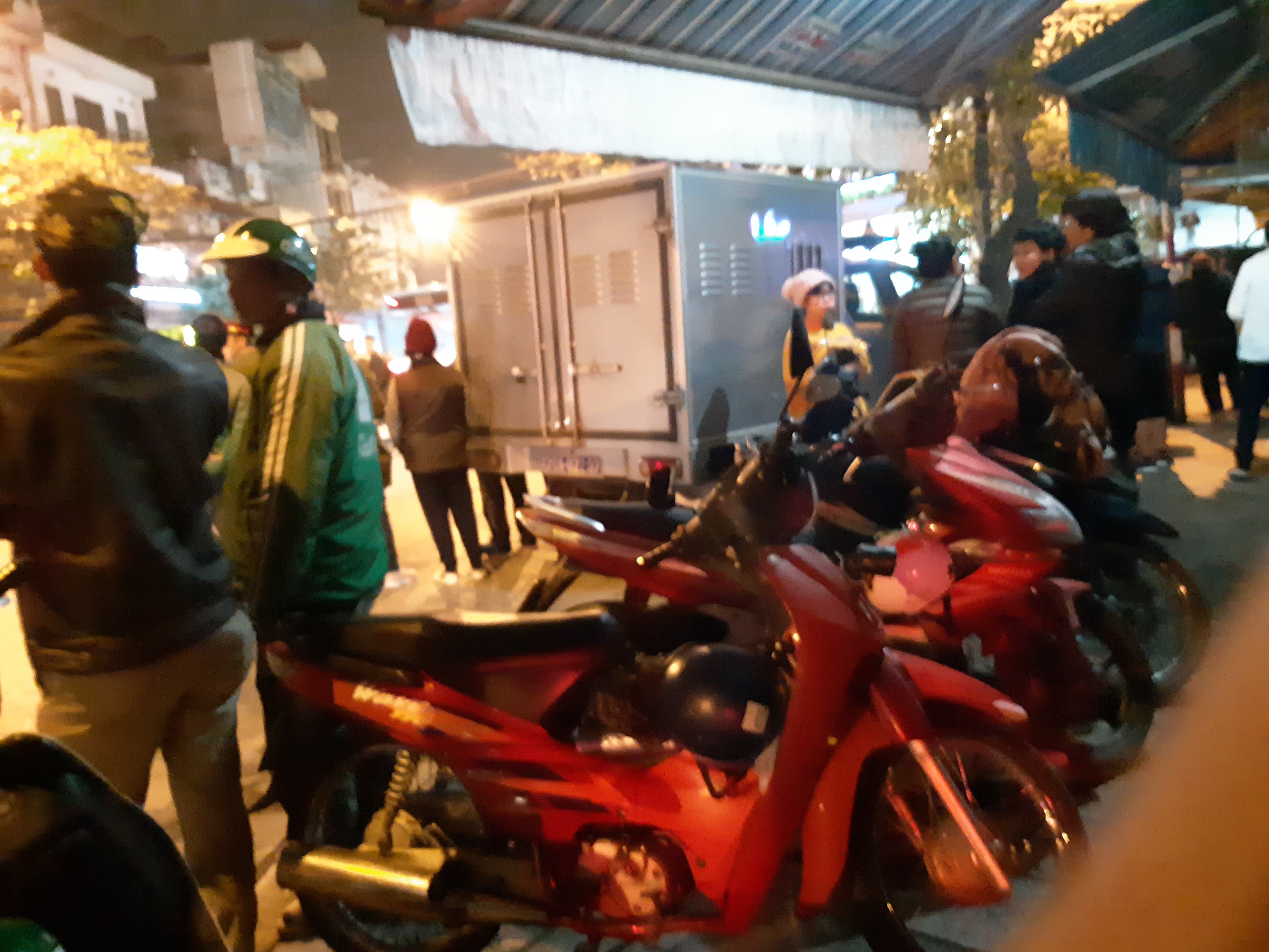 cong an ha noi kham xet nha hung kinh trum bao ke cho long bien