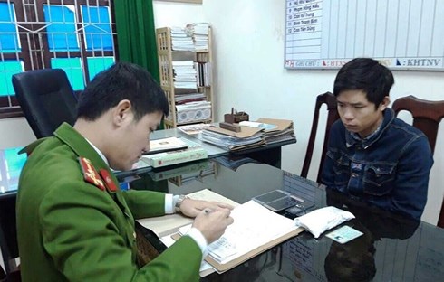 quang binh khoi to ga lai xe dung clip nong tong tien co giao
