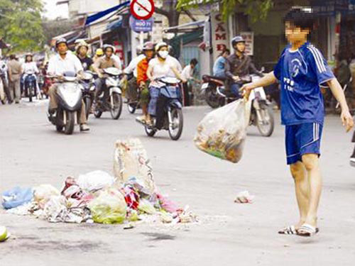 ai co quyen phat nguoi te bay vut tan thuoc bua bai