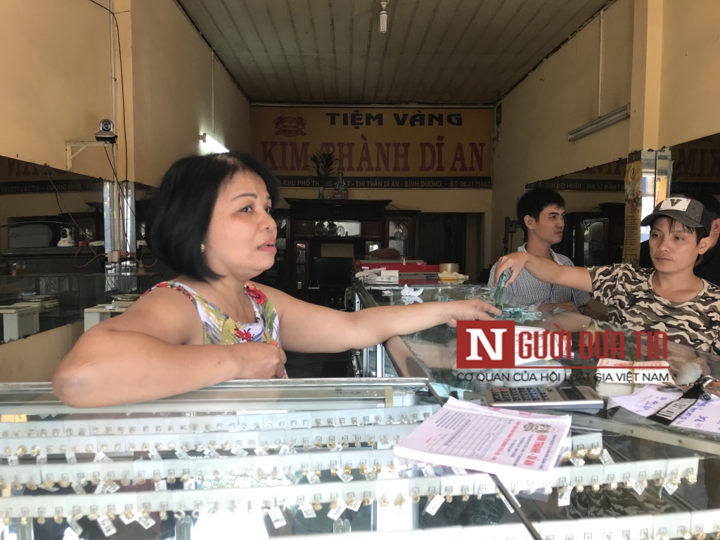 he lo dac diem nhan dang cua ten cuop tiem vang o binh duong