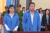 bi cong an truy duoi 9x dung dao khong che 3 nguoi dan de tau thoat