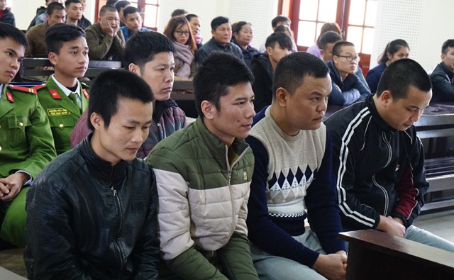dua vo va con 3 thang tuoi lam vat dam bao de van chuyen ma tuy
