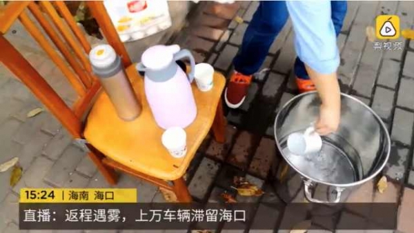 Trung Quốc: Từ quốc lộ tới điểm lễ hội, đâu đâu cũng tắc nghẽn, ken đặc người trung quoc tu quoc lo toi diem le hoi dau dau cung tac nghen ken dac nguoi