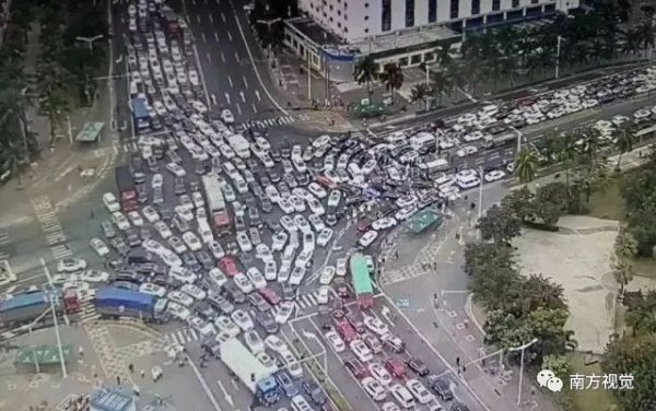Trung Quốc: Từ quốc lộ tới điểm lễ hội, đâu đâu cũng tắc nghẽn, ken đặc người trung quoc tu quoc lo toi diem le hoi dau dau cung tac nghen ken dac nguoi