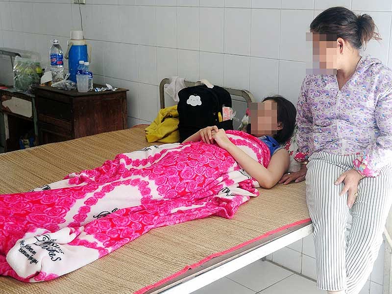 phu huynh danh co giao gay mui roi bo tron