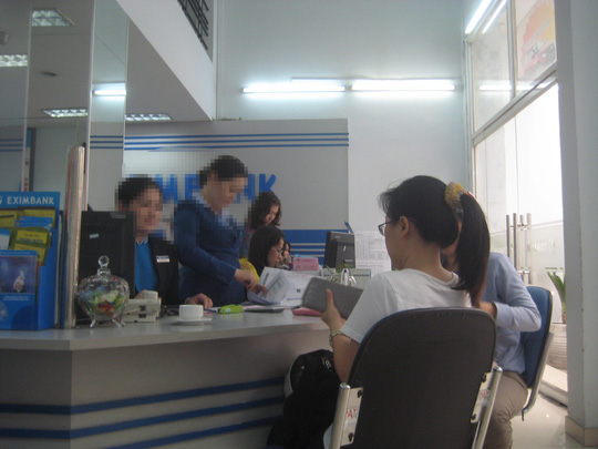 vu pho giam doc eximbank cuom 301 ti bo tron nguoi bi hai len tieng